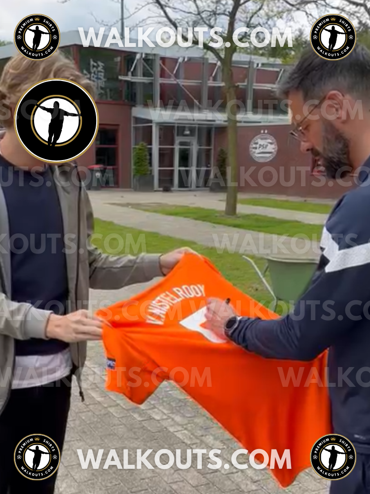 Signed Ruud van Nistelrooy Holland Euro 2008 | Beckett Grade 8 — Signing proof 23RVN20013609