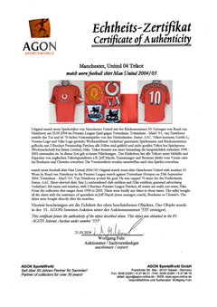 Front view of Ruud van Nistelrooy No. 10 Manchester United soccer jersey with club crest and signature.
