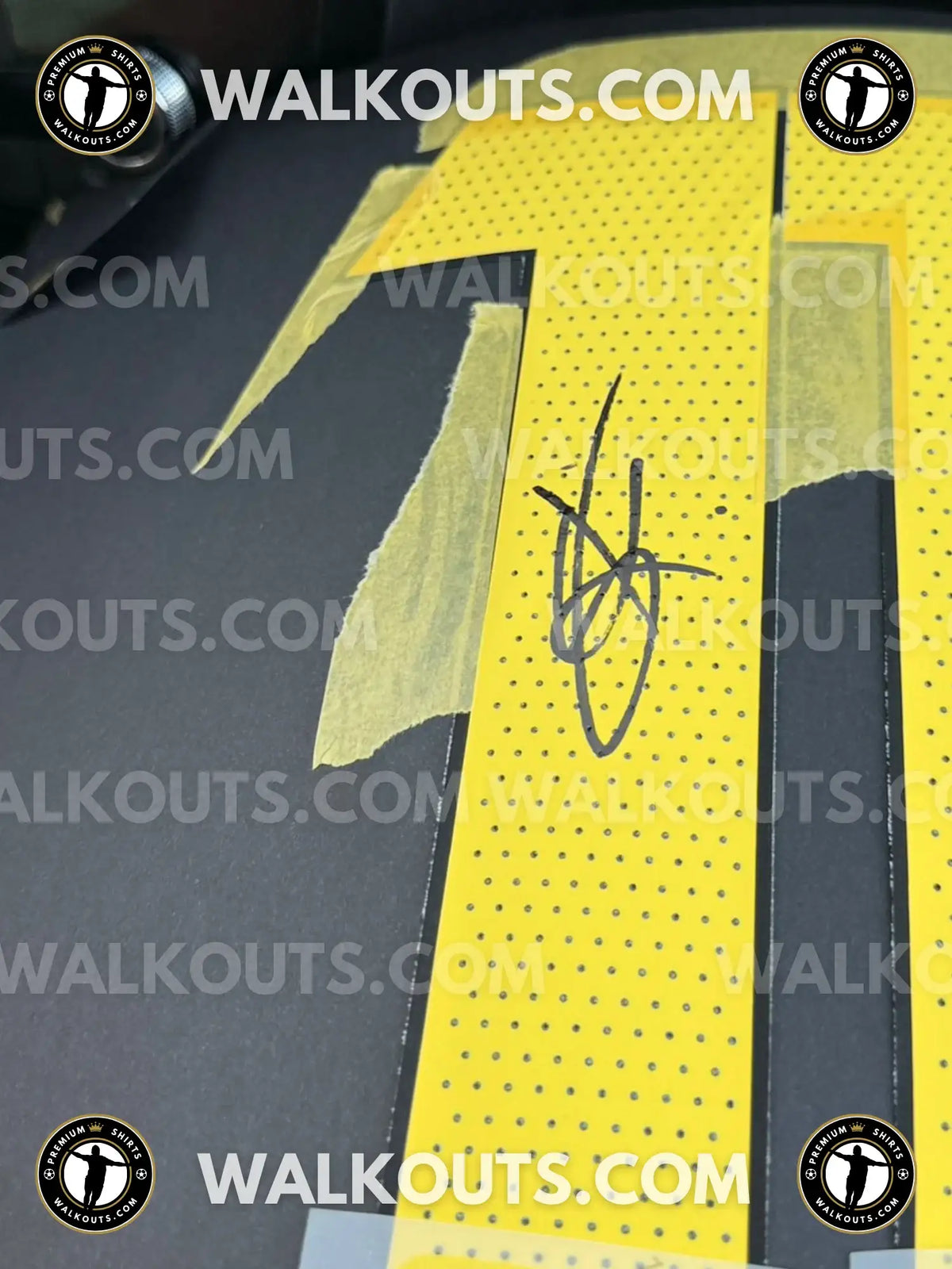 Signature close-up (signing proof) for Shane Kluivert (FC Barcelona) - 2025-2026 • #25SKU20026919
