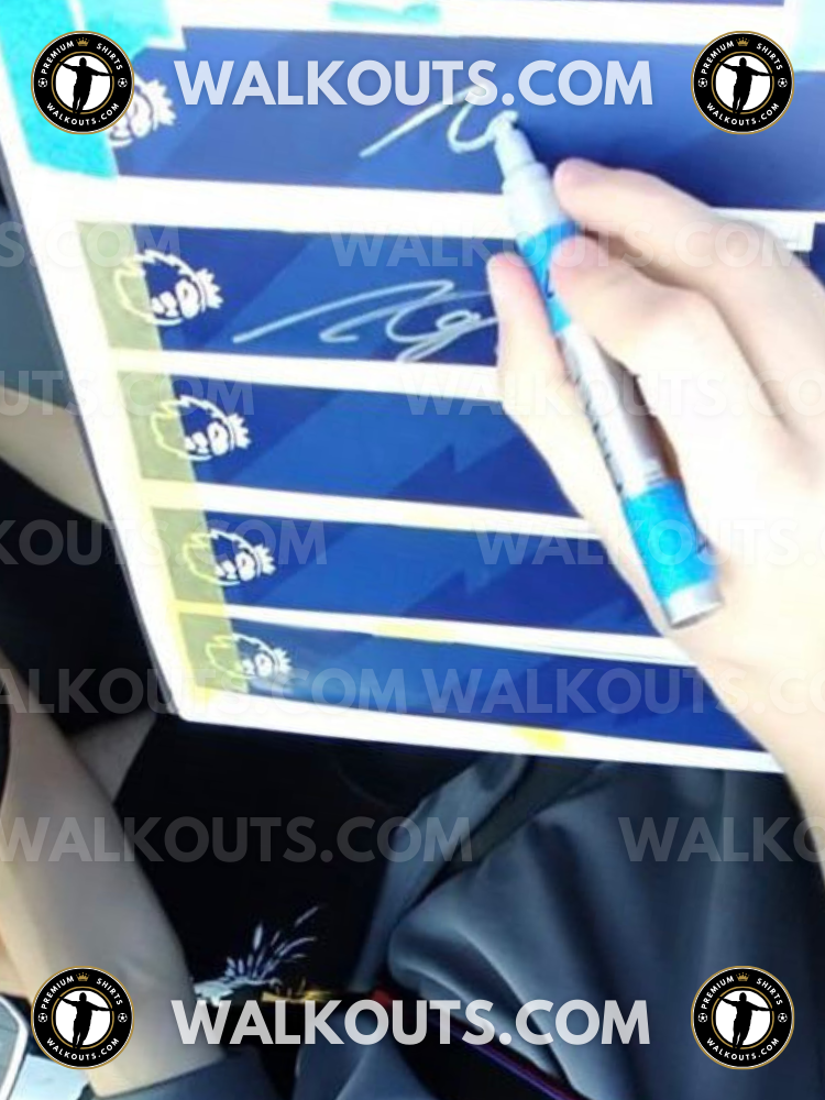 Signature close-up (signing proof) for Archie Gray (Tottenham Hotspur F.C.) — 2024-2025 • #24AGR20018514