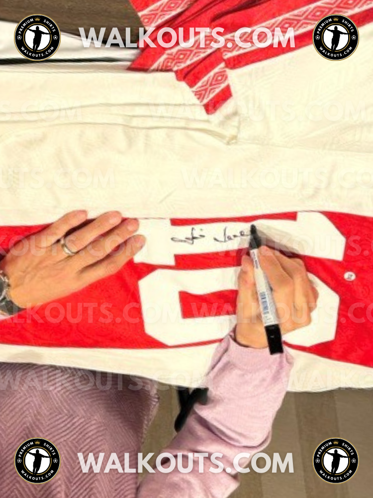 Signed Jari Litmanen Ajax 1994-95 Unbeaten Season | Photo Proof — Signature proof 24JLI20017910