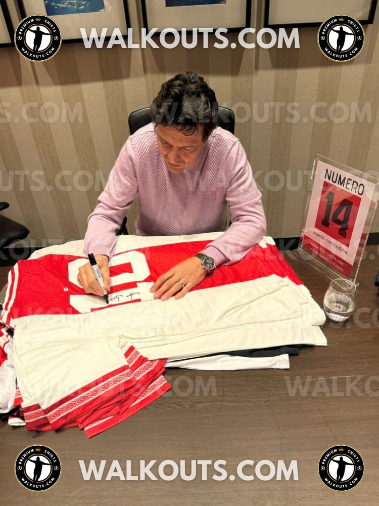 Signed Jari Litmanen Ajax 1994-95 Unbeaten Season | Photo Proof — Signing proof 24JLI20017910