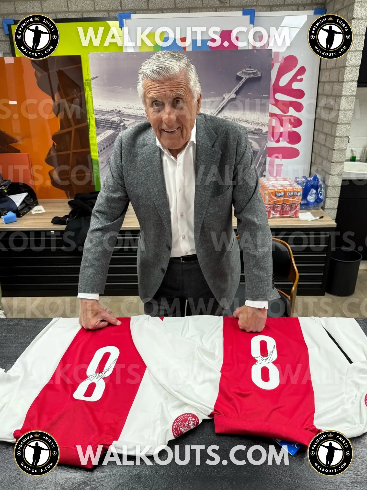 Signed Sjaak Swart Ajax 125th Anniversary | Beckett Grade 9 — Signing proof 25SSW20019408