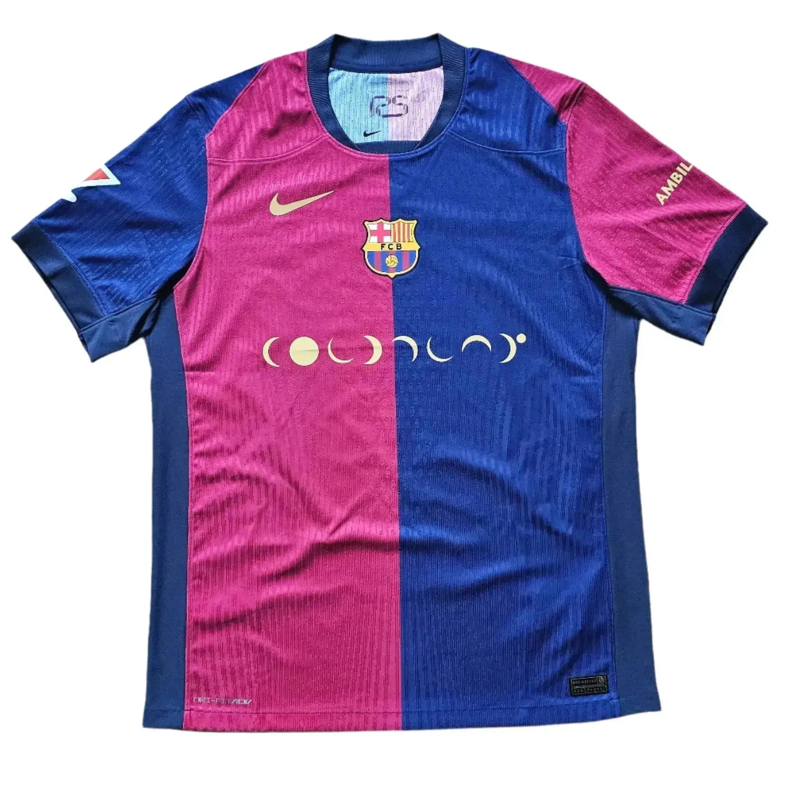 Front view of Lamine Yamal 19 FC Barcelona football shirt featuring logo and sponsor details.