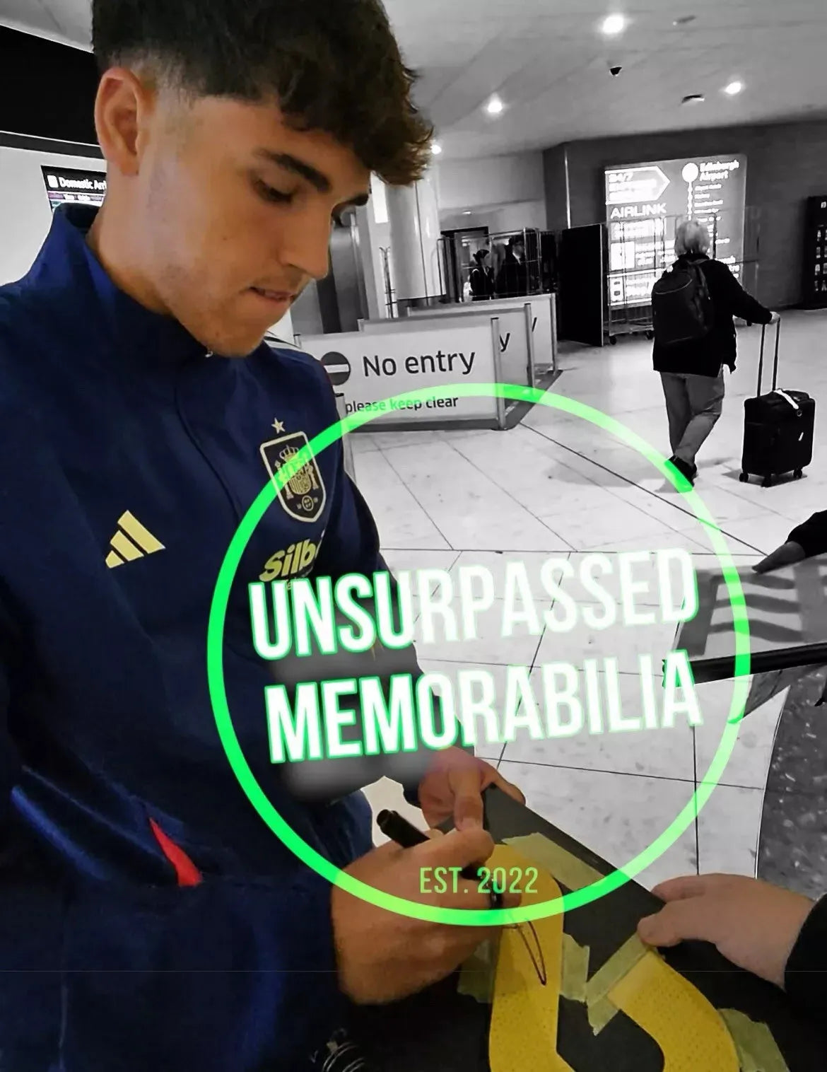 Signing proof photo for Pau Cubarsí (FC Barcelona) — 2023-2024 • #24PCU20018202